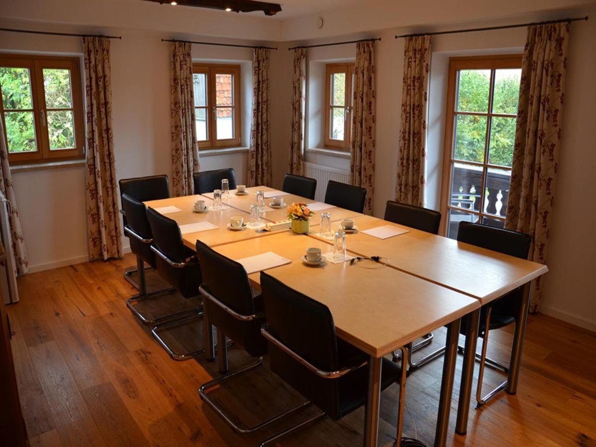 Landhof Angstl - Gaestezimmer Und Tagungsraum Höslwang Exterior foto